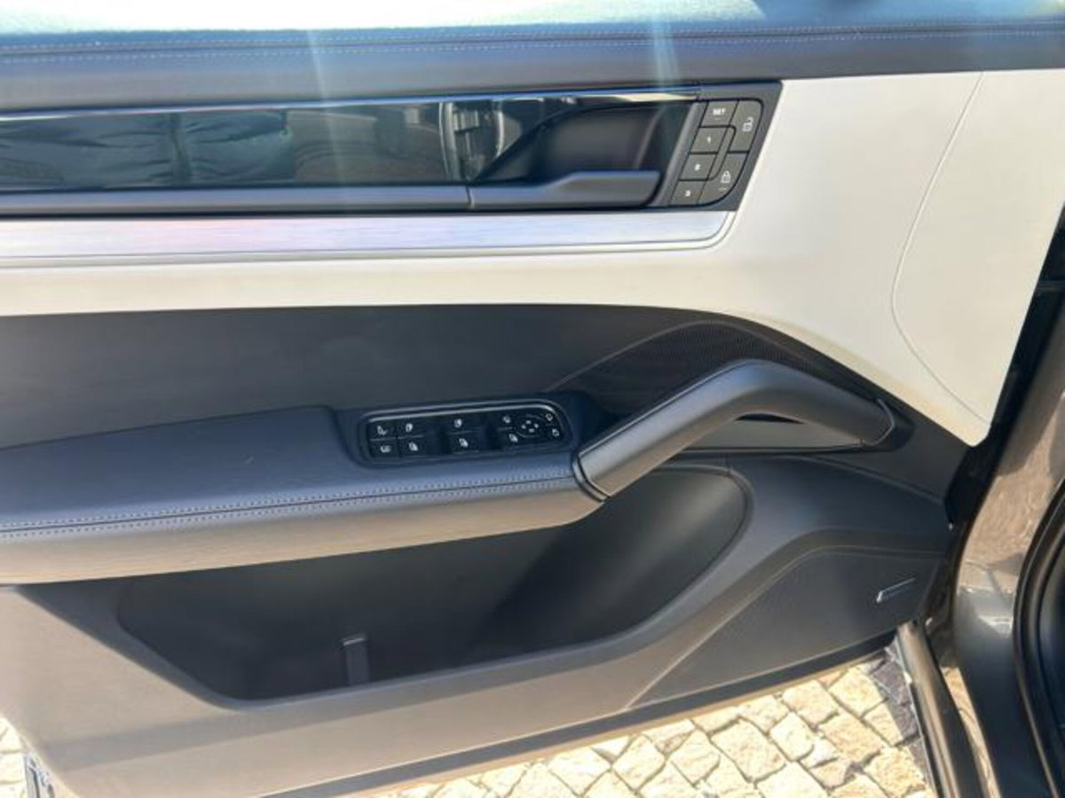 Porsche Cayenne 3.0 V6 E-Hybrid (11)