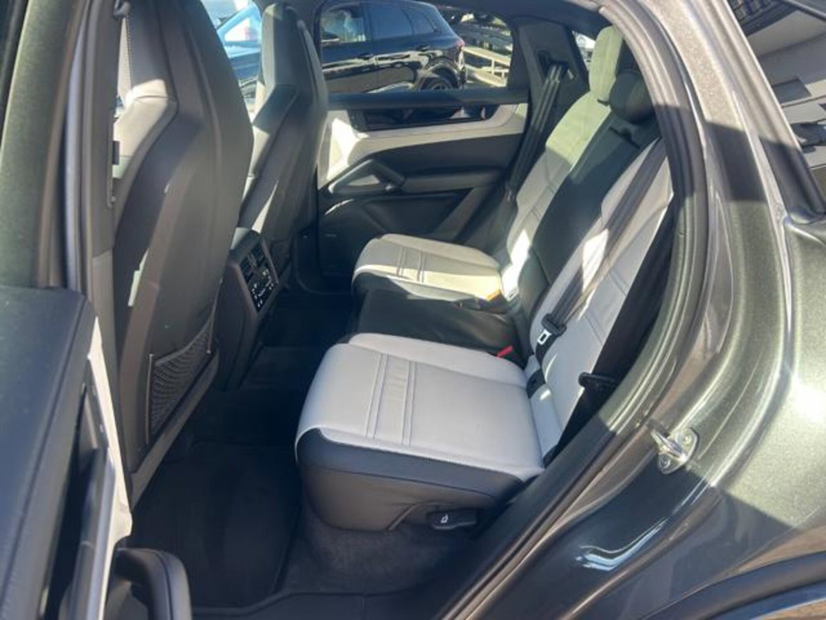 Porsche Cayenne 3.0 V6 E-Hybrid (6)