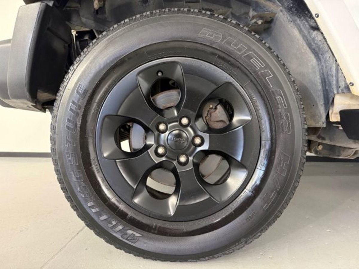 Jeep Wrangler 2.8 CRD DPF Sahara Auto (10)