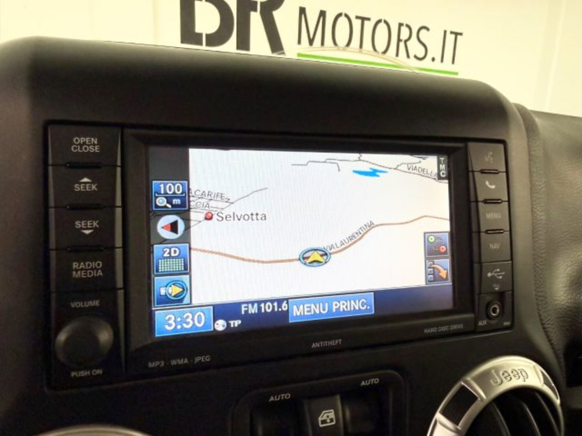 Jeep Wrangler 2.8 CRD DPF Sahara Auto (13)