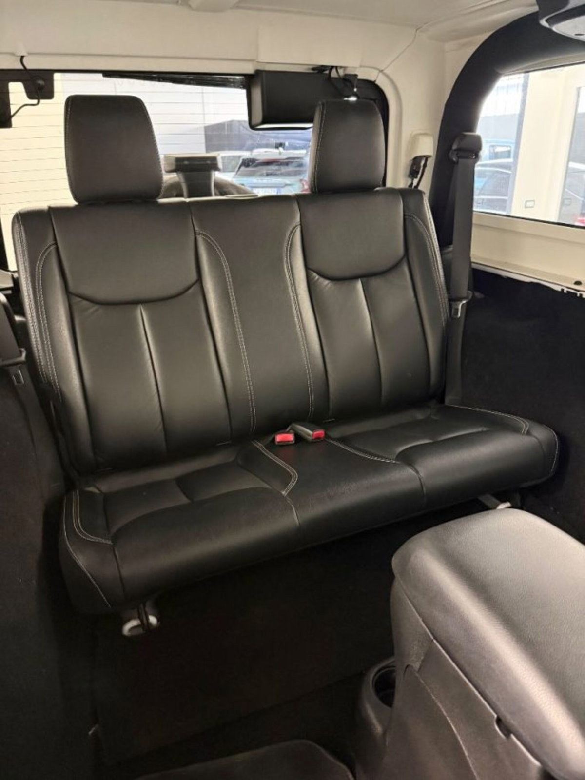 Jeep Wrangler 2.8 CRD DPF Sahara Auto (14)