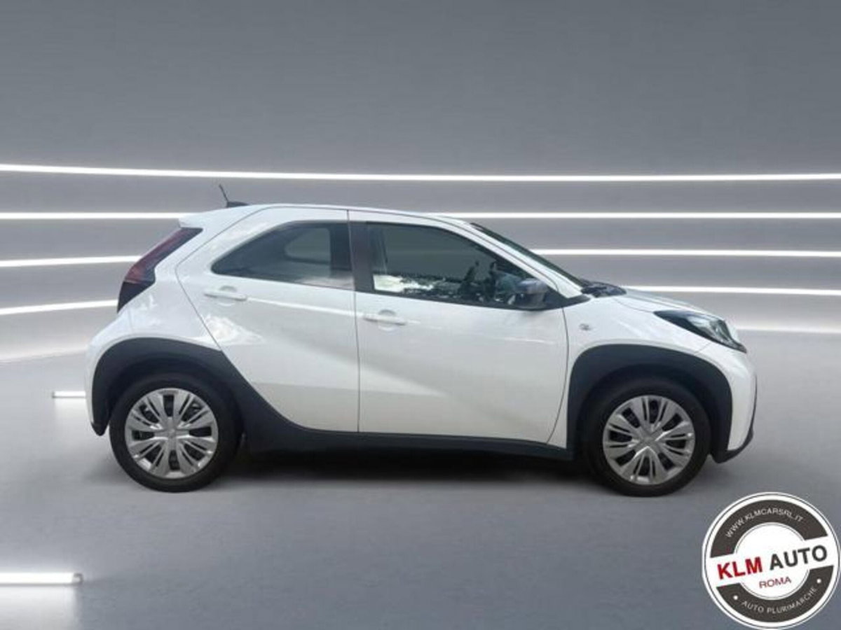Toyota Aygo X 1.0 VVT-i 72 CV 5 porte Limited Air (4)