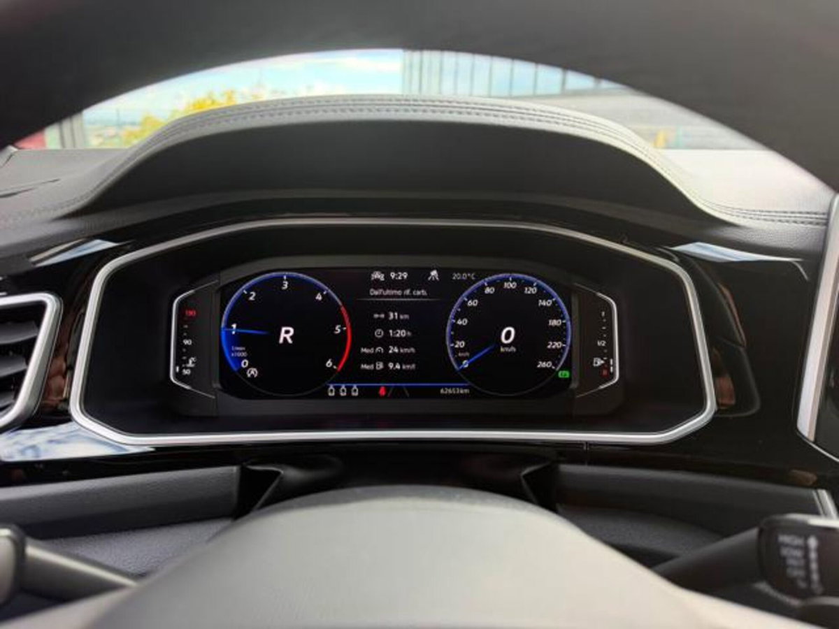 Volkswagen T-Roc 2.0 tdi R-Line 4motion 150cv dsg (8)