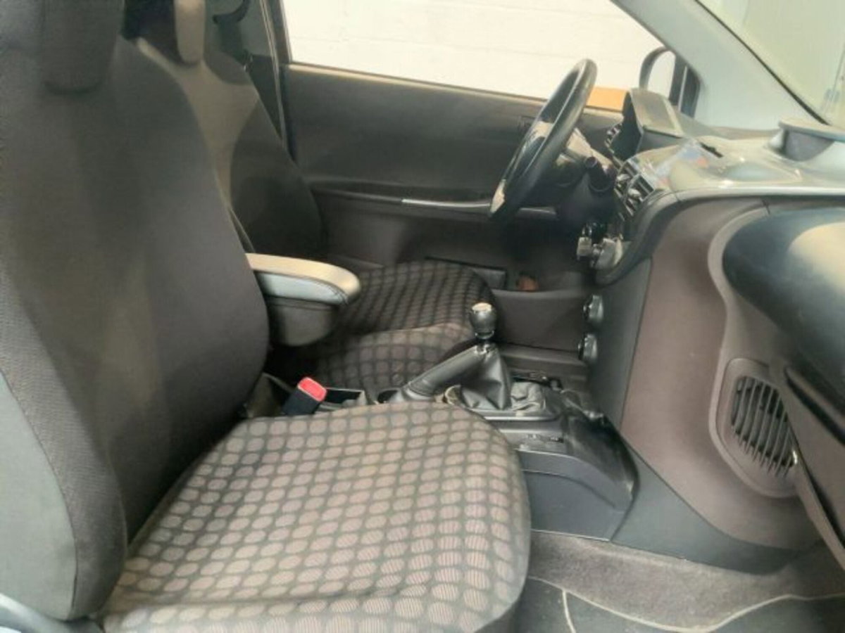 Toyota iQ 1.0 Sol (7)