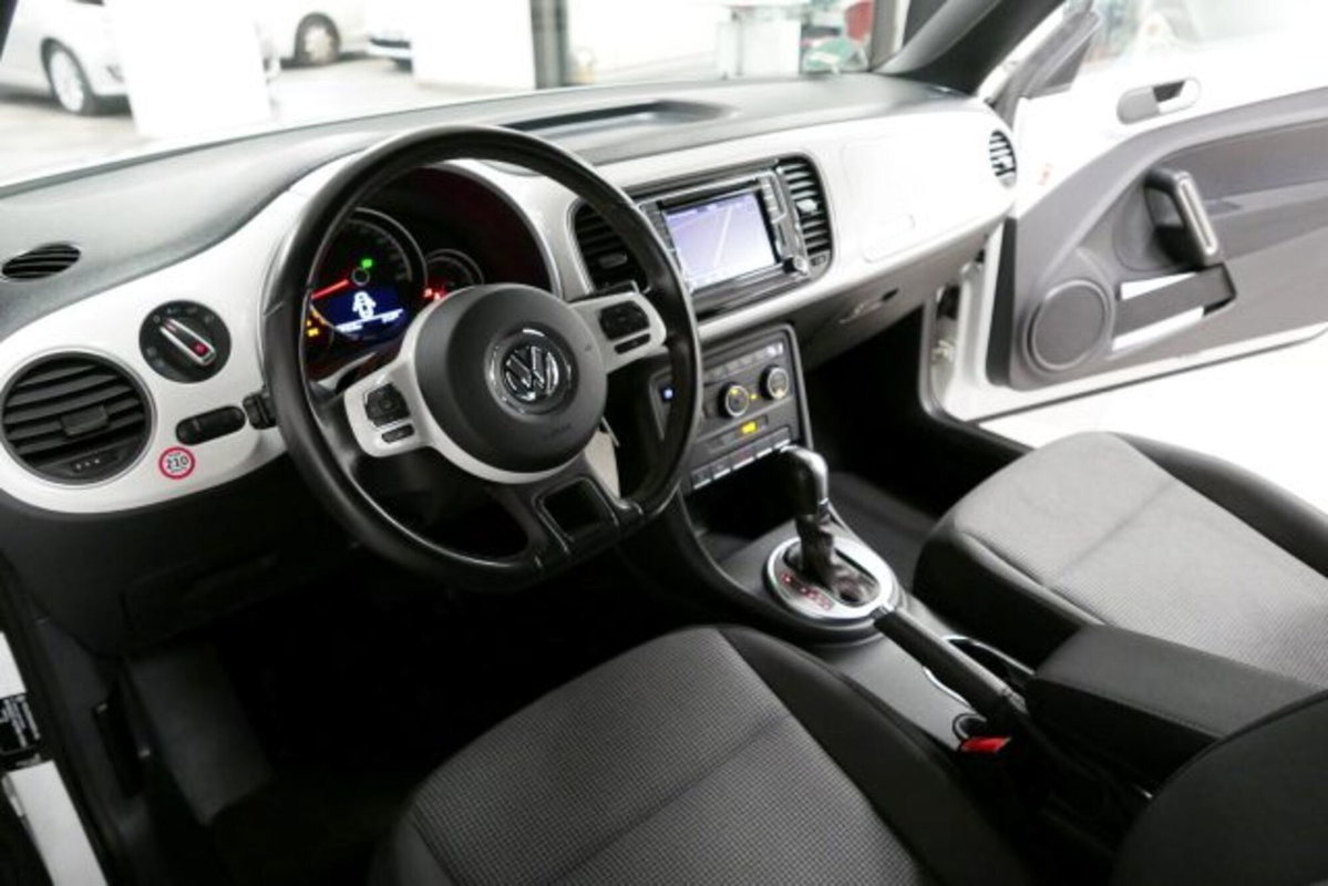 Volkswagen Maggiolino Cabrio 1.2 TSI Design BlueMotion Technology (11)