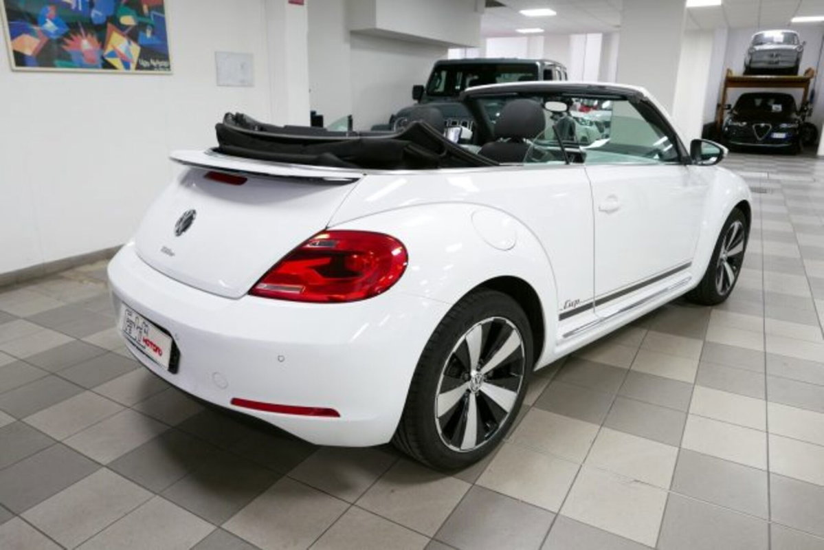 Volkswagen Maggiolino Cabrio 1.2 TSI Design BlueMotion Technology (4)