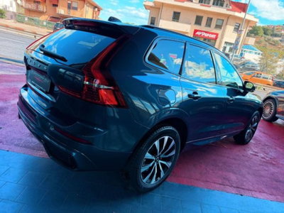 Volvo XC60 B4 automatico Plus Dark (2)