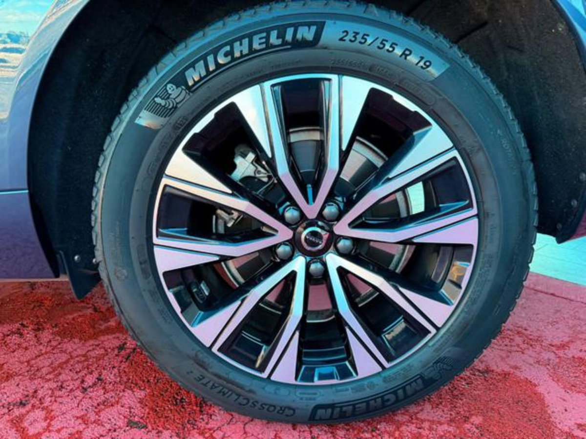 Volvo XC60 B4 automatico Plus Dark (20)