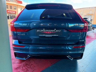 Volvo XC60 B4 automatico Plus Dark (4)