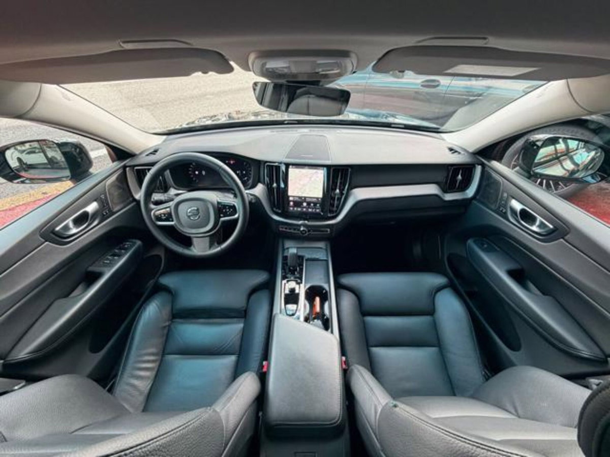 Volvo XC60 B4 automatico Plus Dark (5)