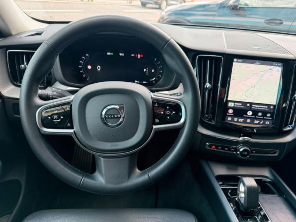 Volvo XC60 B4 automatico Plus Dark (6)