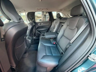 Volvo XC60 B4 automatico Plus Dark (8)