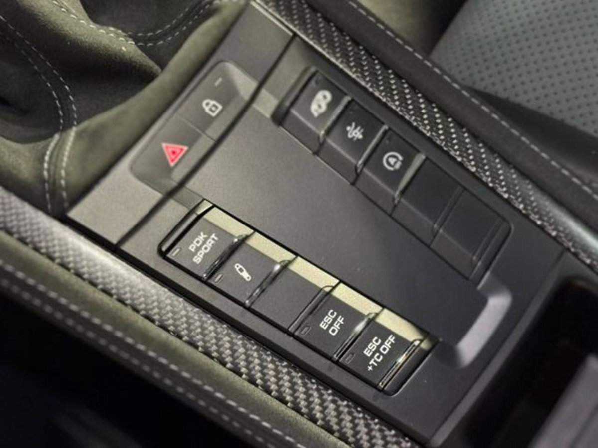 Porsche 718 Cayman  Cayman 4.0 GT4 RS pdk (17)