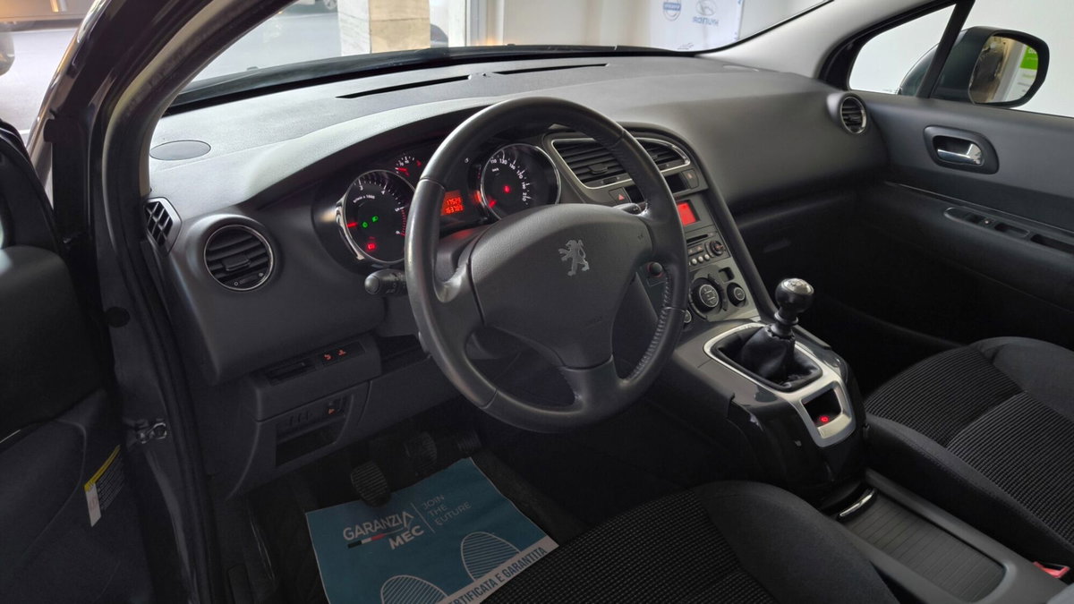 Peugeot 5008 1.6 HDi 112CV Active Mix (17)