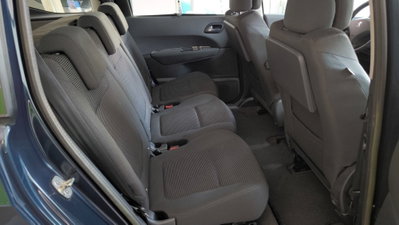 Peugeot 5008 1.6 HDi 112CV Active Mix (19)