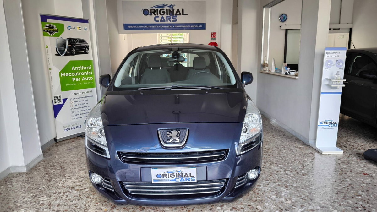 Peugeot 5008 1.6 HDi 112CV Active Mix (2)