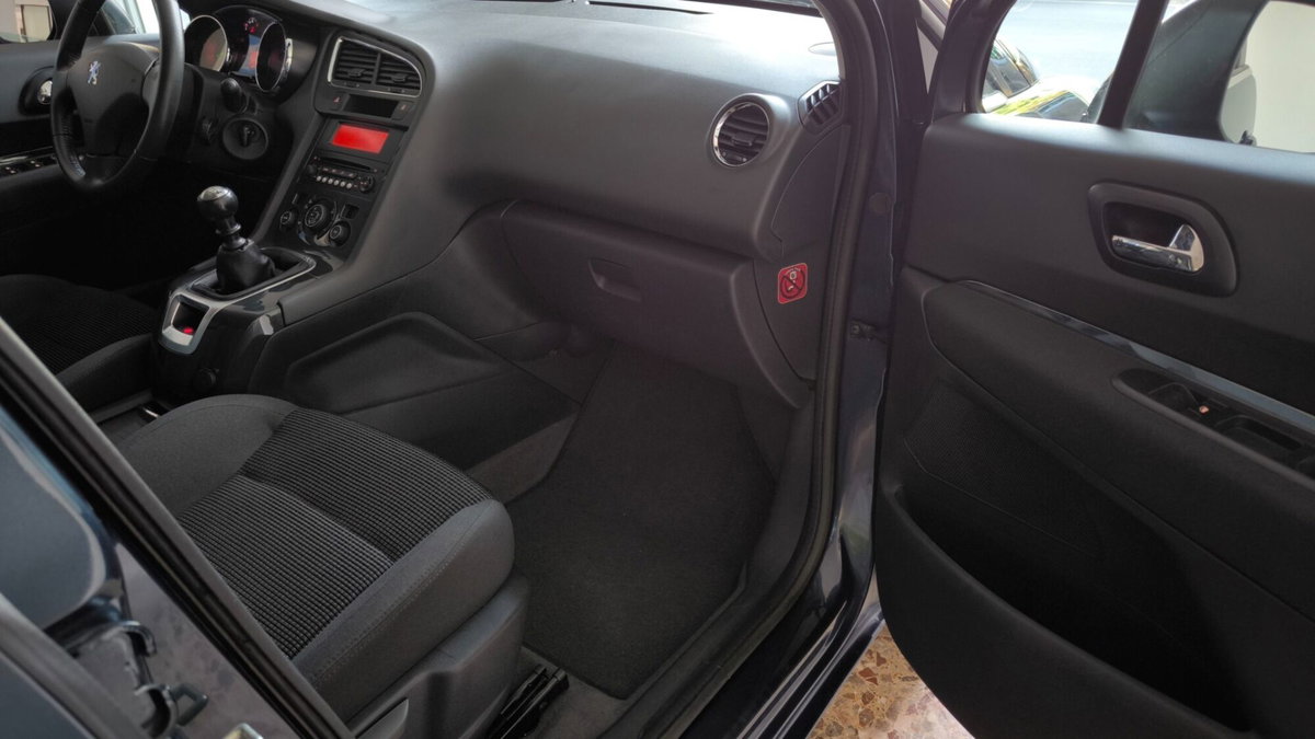 Peugeot 5008 1.6 HDi 112CV Active Mix (20)