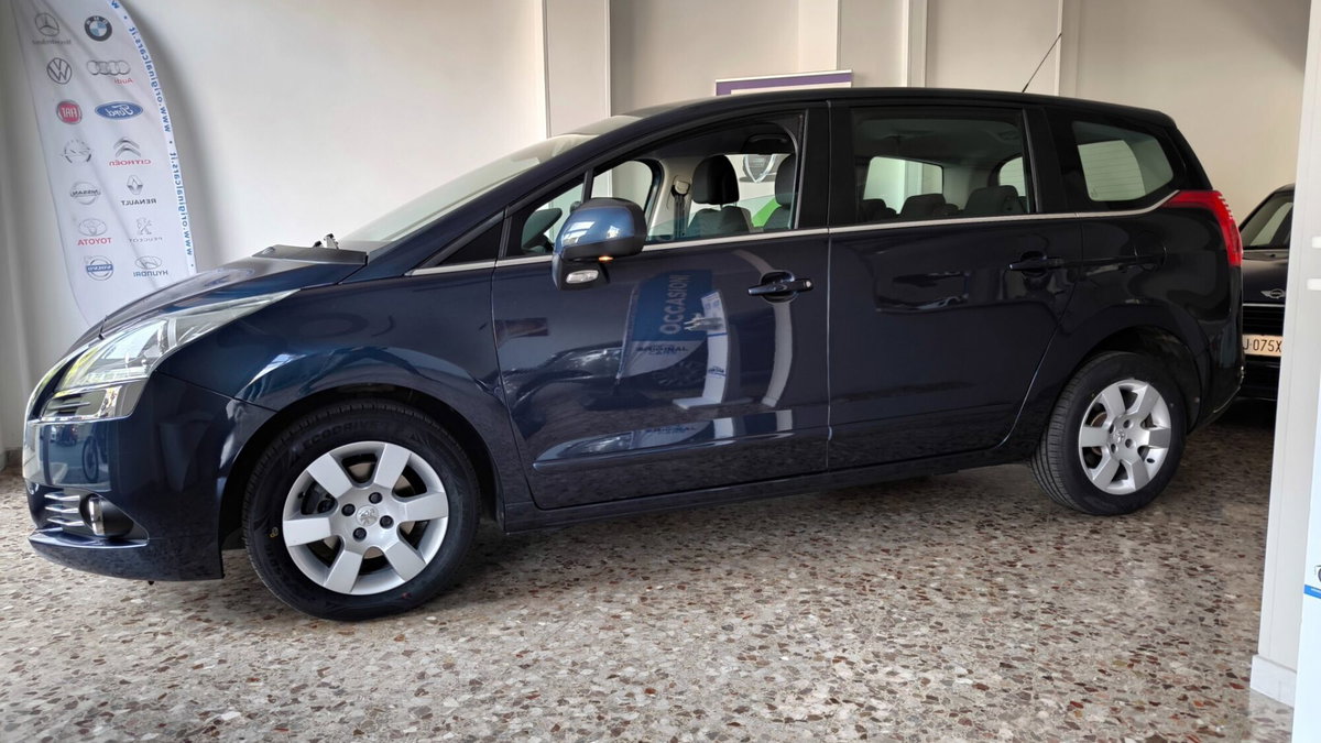 Peugeot 5008 1.6 HDi 112CV Active Mix (9)