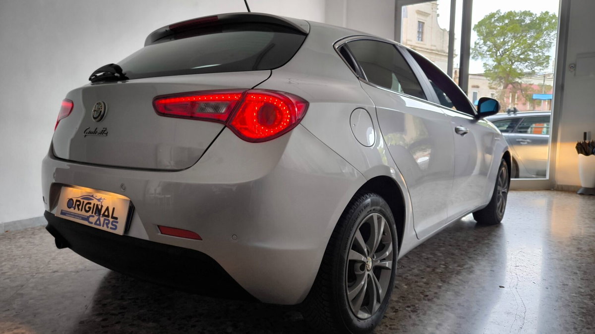 Alfa Romeo Giulietta 1.6 JTDm-2 Progression c/CL (10)