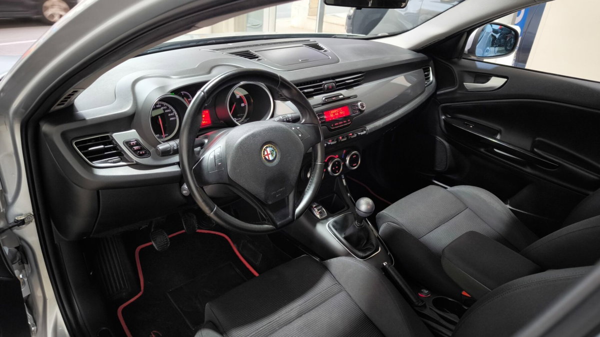 Alfa Romeo Giulietta 1.6 JTDm-2 Progression c/CL (13)
