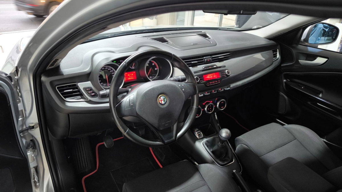 Alfa Romeo Giulietta 1.6 JTDm-2 Progression c/CL (14)