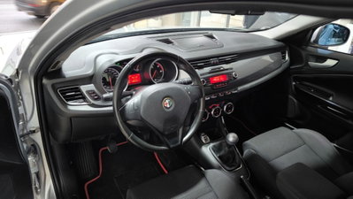 Alfa Romeo Giulietta 1.6 JTDm-2 Progression c/CL (14)