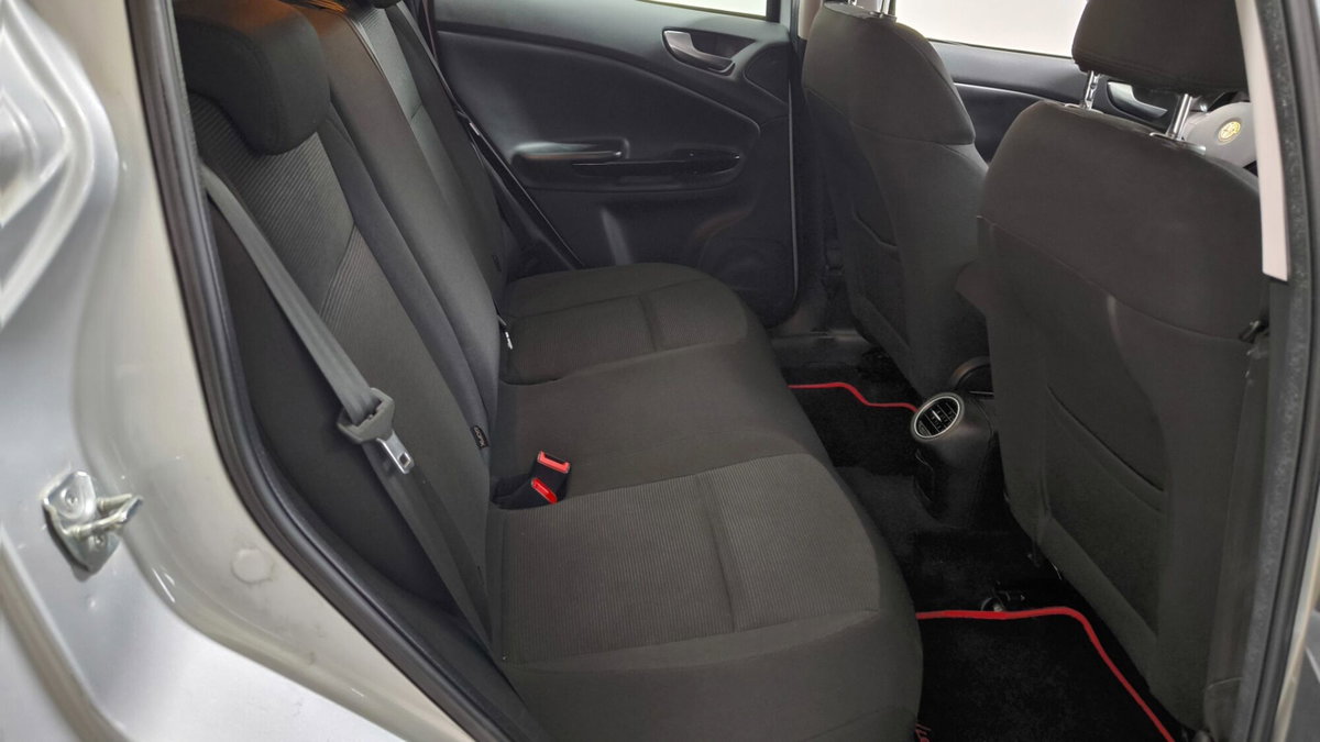 Alfa Romeo Giulietta 1.6 JTDm-2 Progression c/CL (16)