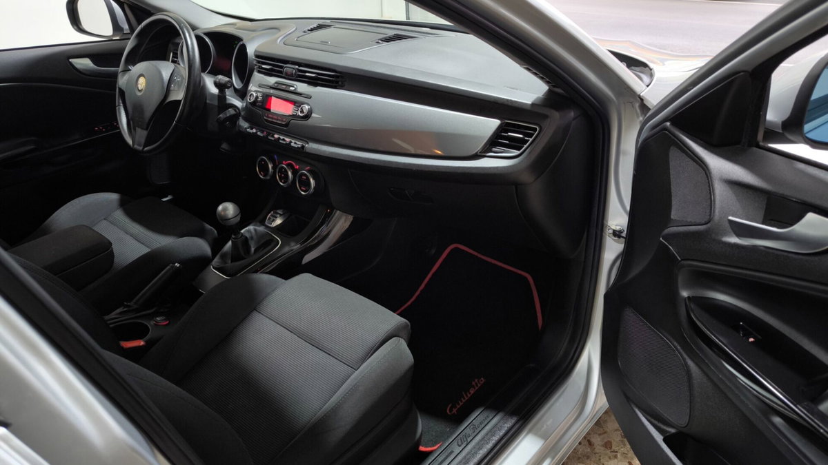 Alfa Romeo Giulietta 1.6 JTDm-2 Progression c/CL (17)