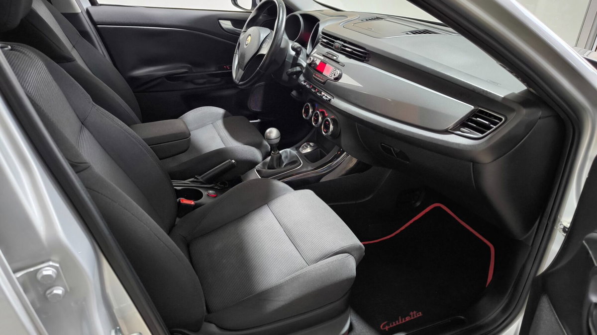 Alfa Romeo Giulietta 1.6 JTDm-2 Progression c/CL (18)