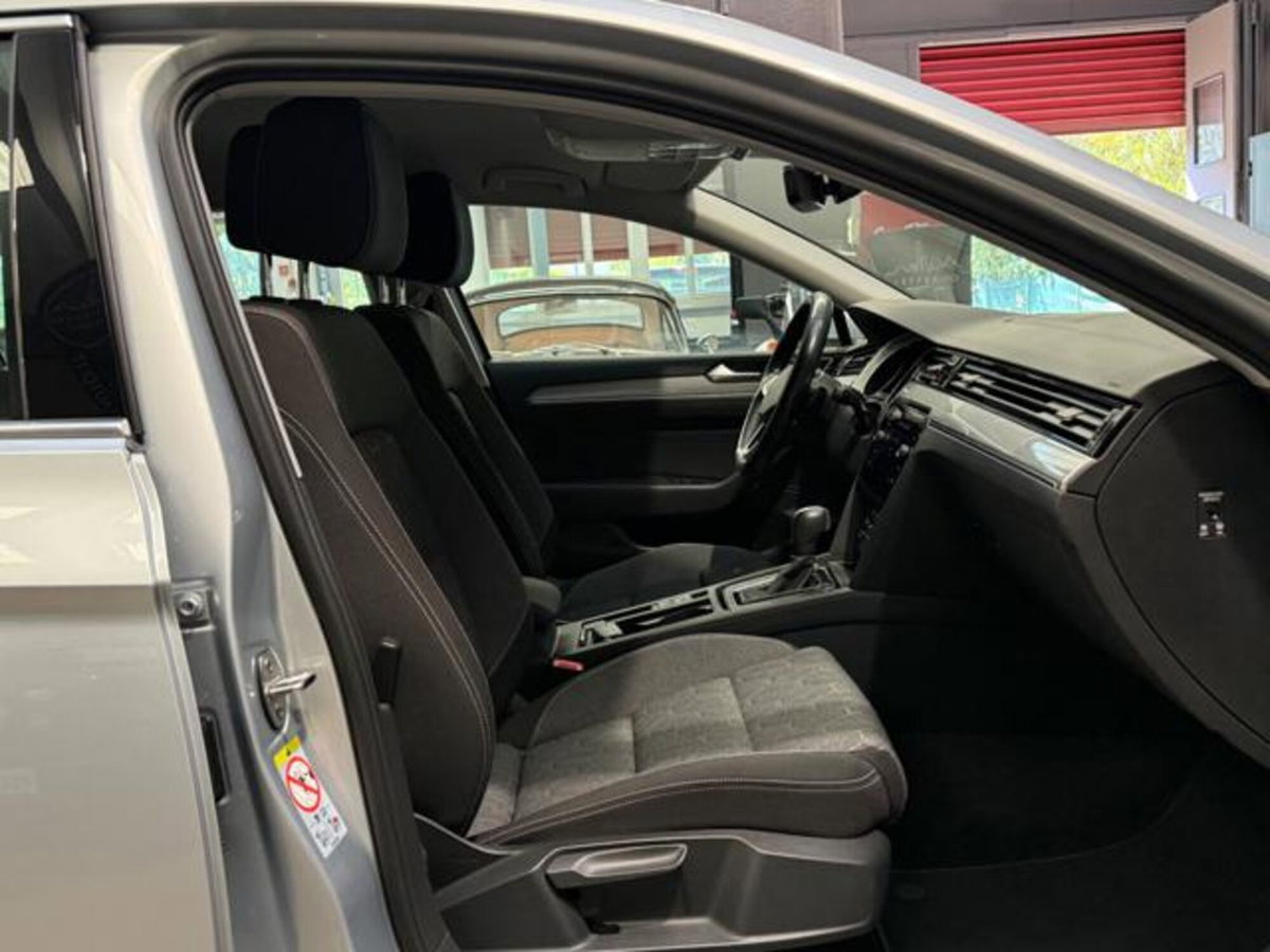Volkswagen Passat Variant 2.0 TDI SCR 122 CV EVO DSG Business (13)