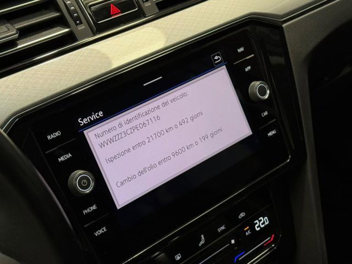 Volkswagen Passat Variant 2.0 TDI SCR 122 CV EVO DSG Business (16)