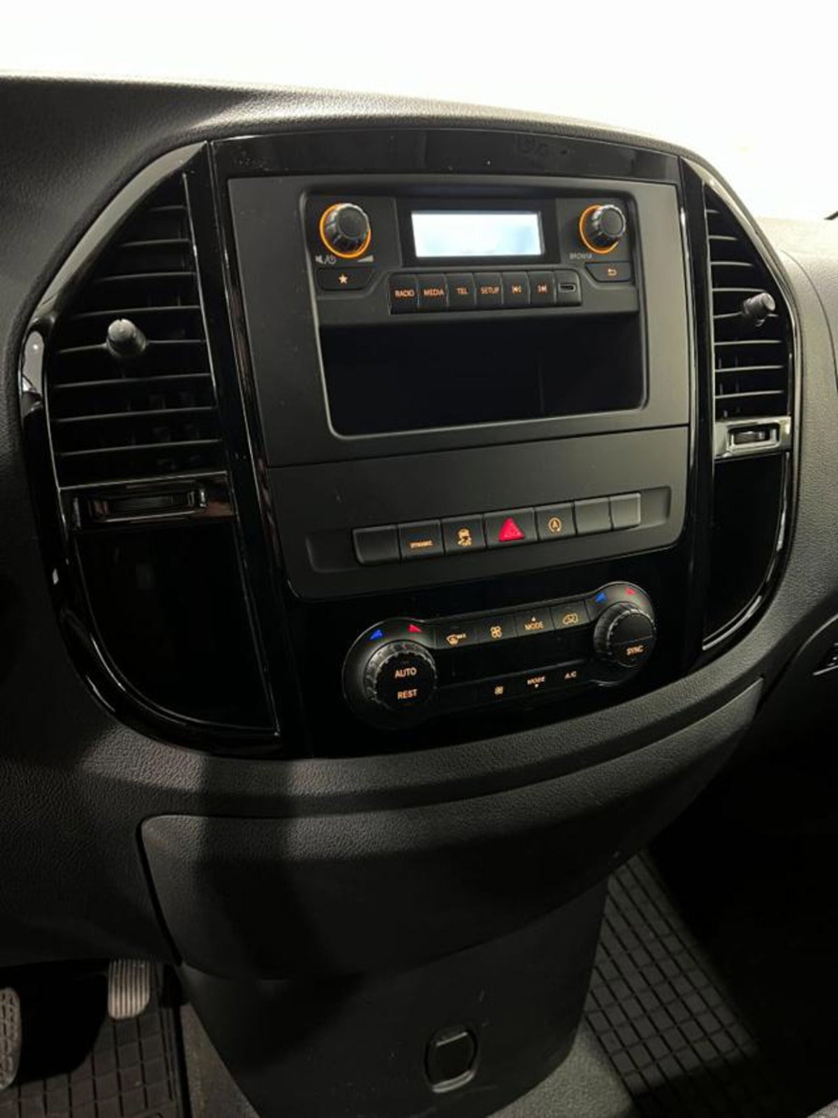 Mercedes-Benz Vito 2.0 116 CDI aut. PC-SL Mixto Long PRO (13)