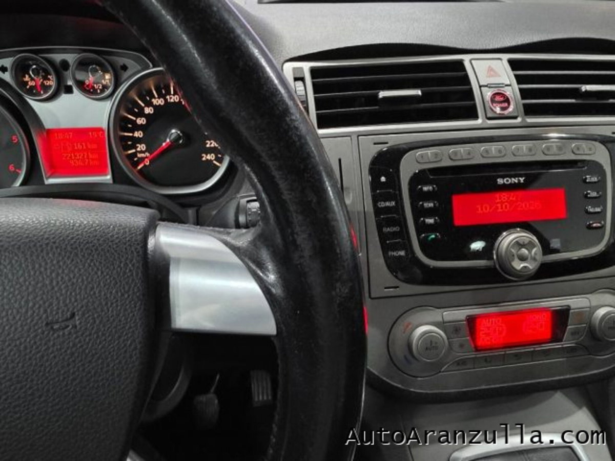 Ford Kuga 2.0 TDCI 140 CV 2WD Titanium (12)