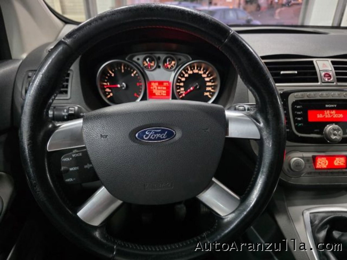 Ford Kuga 2.0 TDCI 140 CV 2WD Titanium (14)