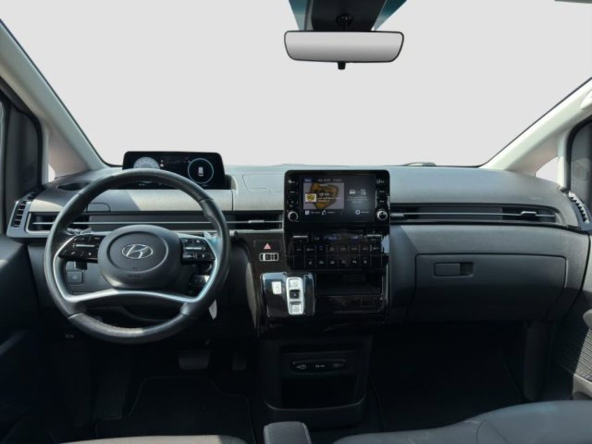 Hyundai Staria 2.2 2wd auto (13)
