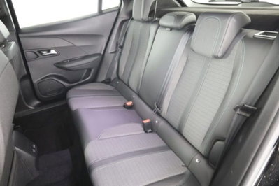 Peugeot 2008 BlueHDi 130 S&S EAT8 Allure Pack (3)