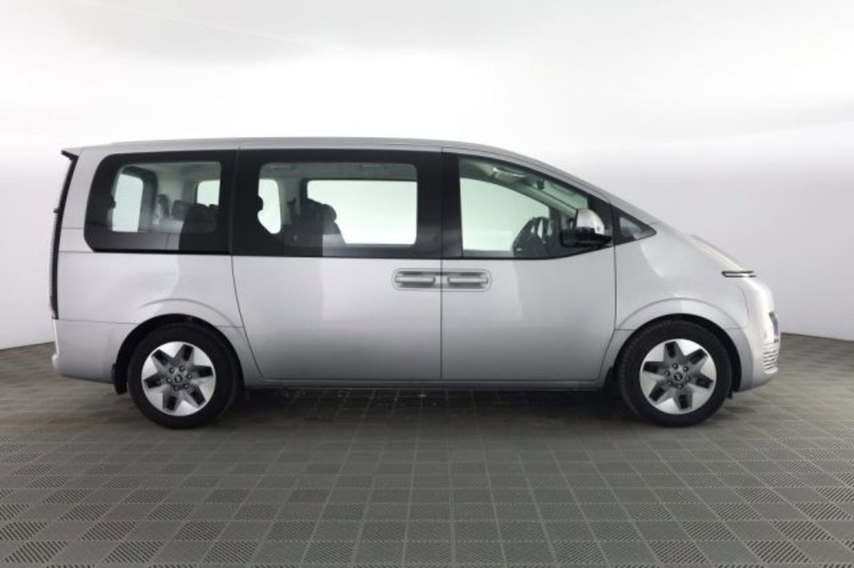 Hyundai Staria 2.2 2wd auto (3)