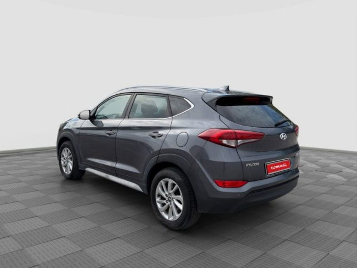 Hyundai Tucson 1.7 CRDi XPossible (3)