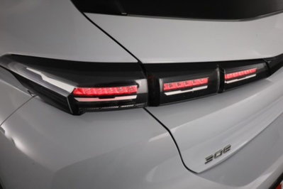 Peugeot 308 PureTech Turbo 130 S&S EAT8 Allure (10)