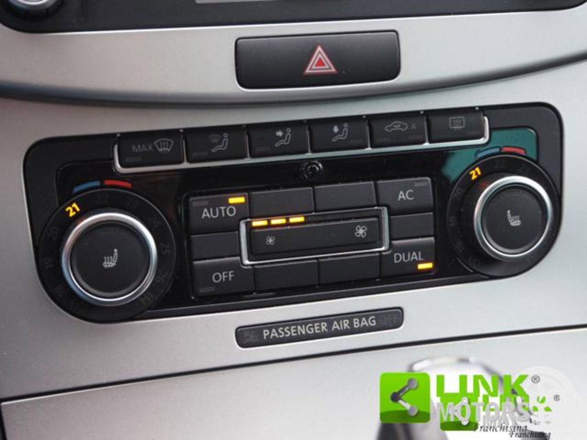 Volkswagen Passat CC CC 2.0 TDI 170CV DPF BlueM. Tech. (16)