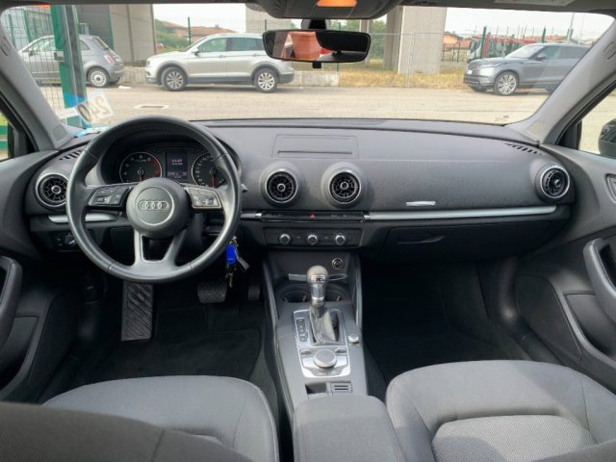 Audi A3 Sedan 35 TFSI S tronic COD Admired (11)