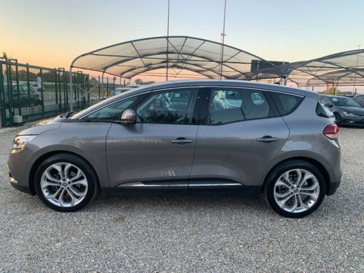 Renault Scenic E-Tech Electric XMod dCi 110 CV Start&Stop Energy Limited (8)
