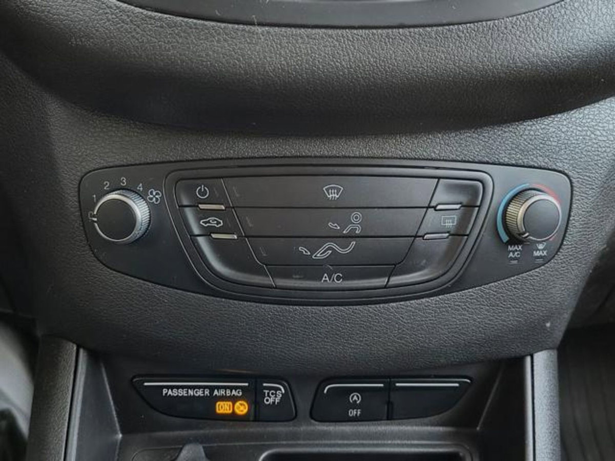 Ford Transit Courier 1.5 TDCi 75CV  Trend (12)