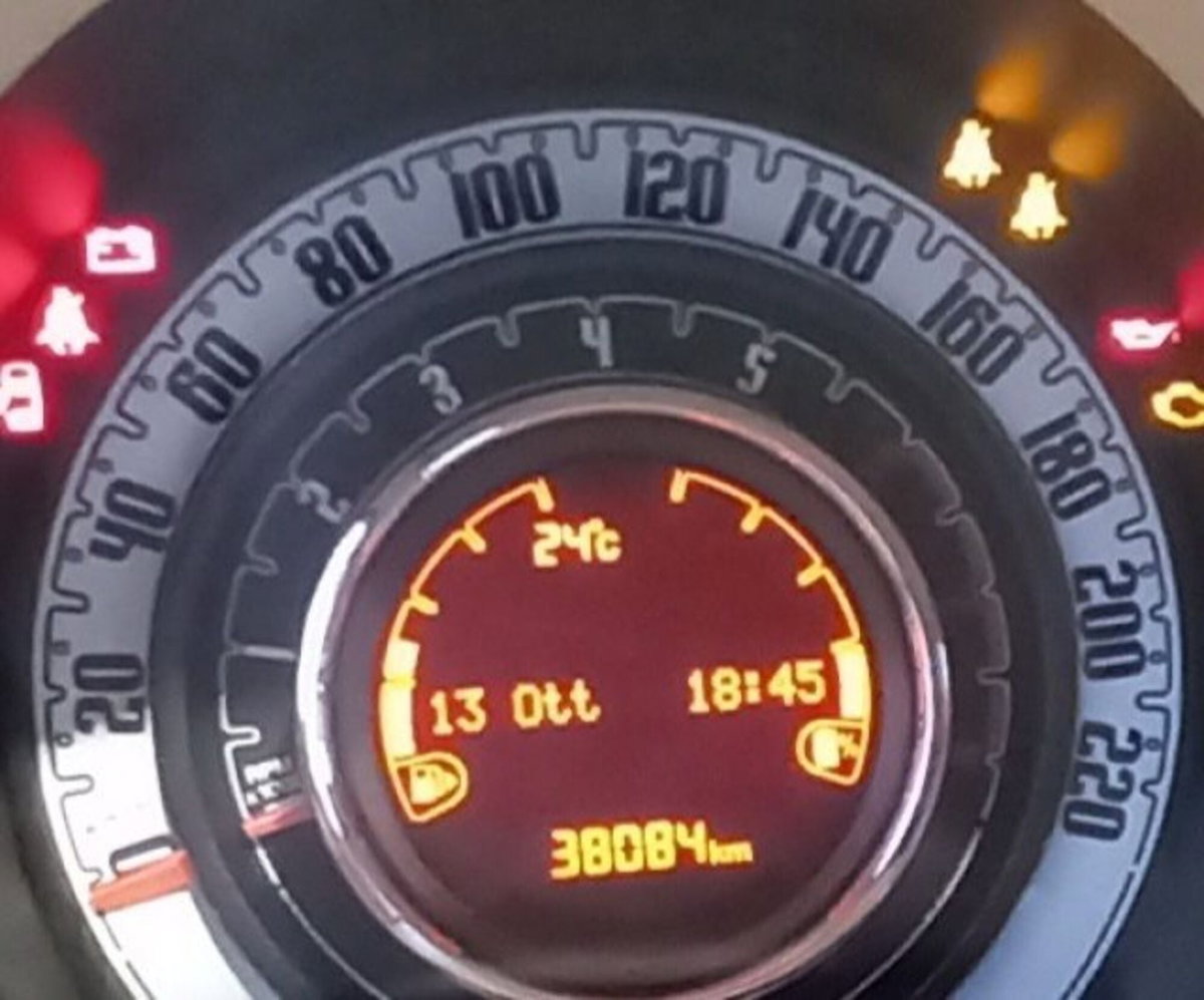 Fiat 500 1.0 Hybrid Club (11)