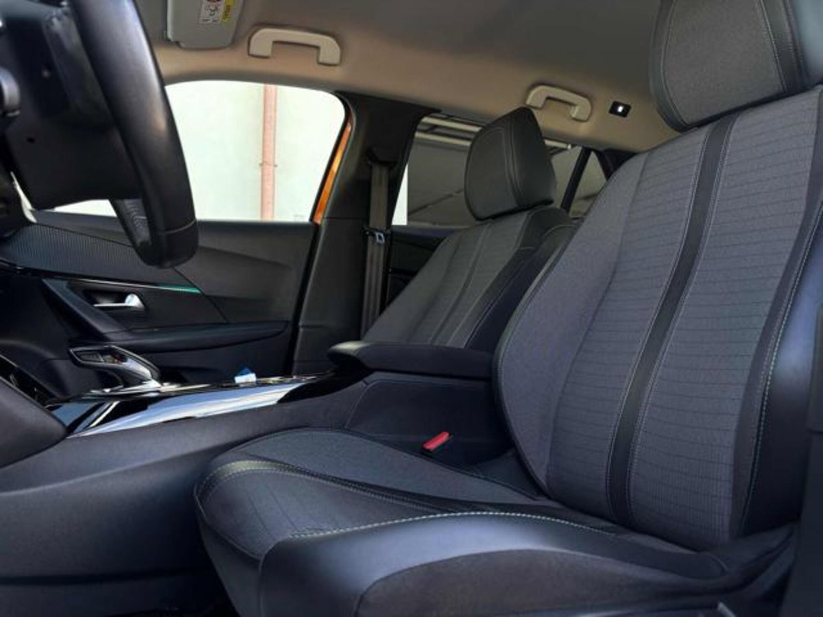 Peugeot 2008 BlueHDi 130 S&S EAT8 Allure Pack (6)