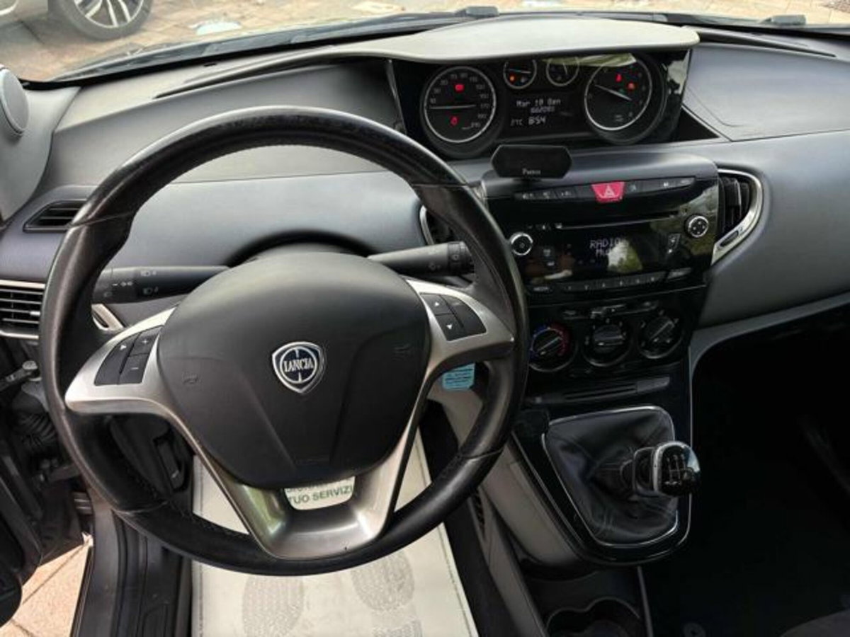 Lancia Ypsilon 1.2 69 CV 5 porte GPL Ecochic Platinum (8)