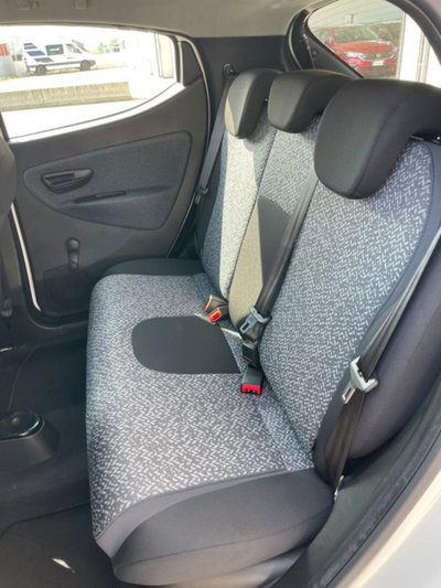 Lancia Ypsilon 1.0 FireFly 5 porte S&S Hybrid Ecochic Gold (10)