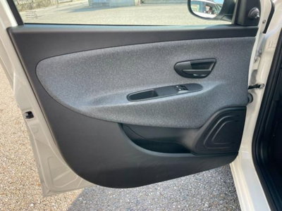 Lancia Ypsilon 1.0 FireFly 5 porte S&S Hybrid Ecochic Gold (11)