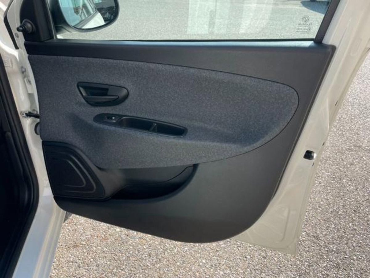 Lancia Ypsilon 1.0 FireFly 5 porte S&S Hybrid Ecochic Gold (12)