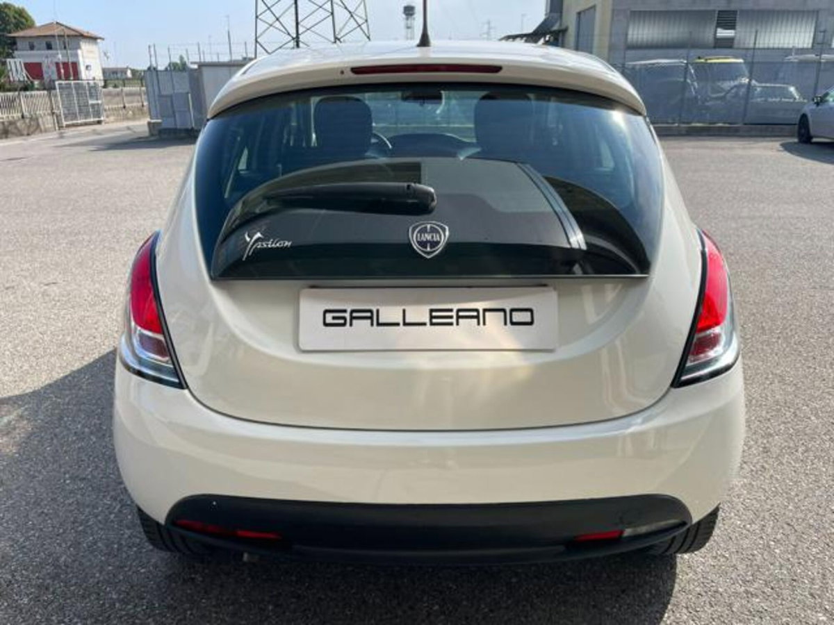 Lancia Ypsilon 1.0 FireFly 5 porte S&S Hybrid Ecochic Gold (3)